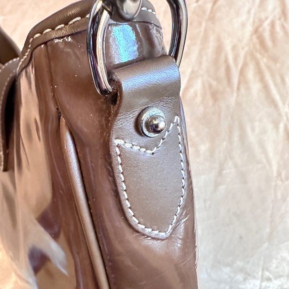 Vintage Dooney & Bourke brown patent leather bag - Picture 10 of 14